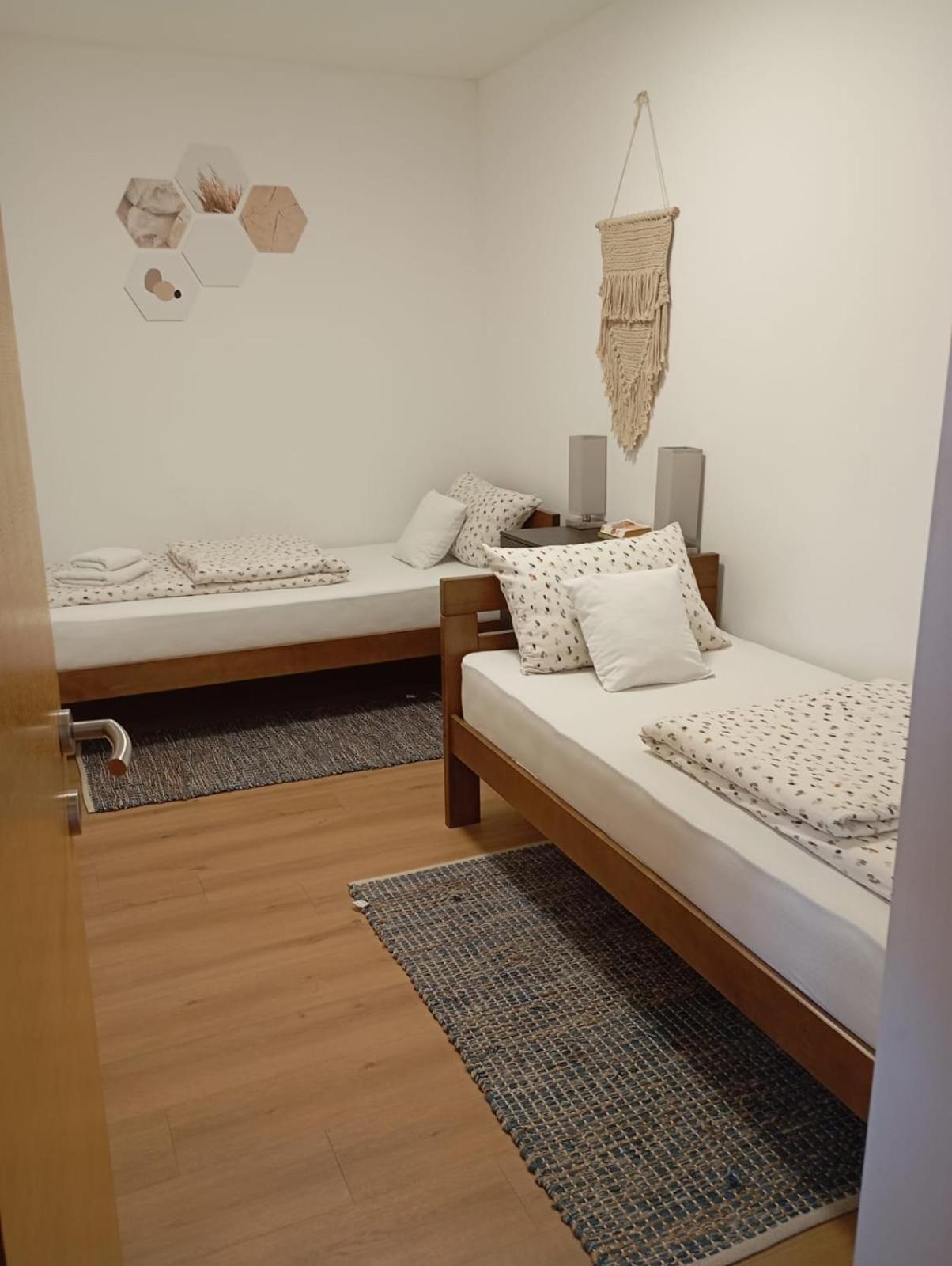 Apartman Zagreb , With Balcony And Free Parking ภายนอก รูปภาพ