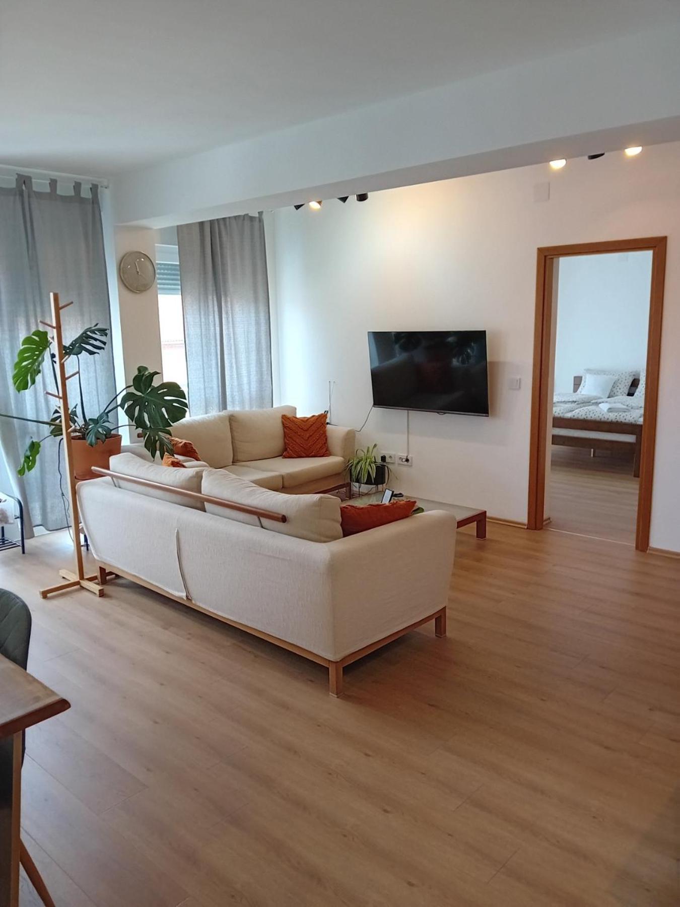 Apartman Zagreb , With Balcony And Free Parking ภายนอก รูปภาพ